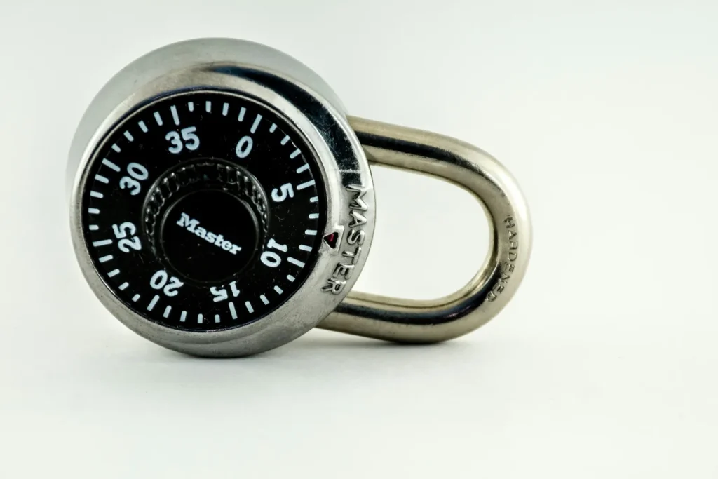 Open combination padlock